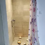 بيت للعطل Nick And Sofi's House *