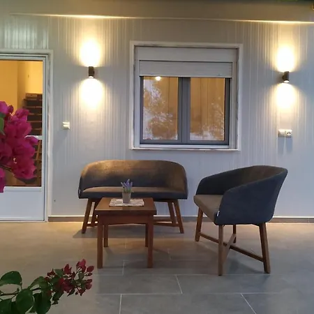 Nick And Sofi's House بيت للعطل *