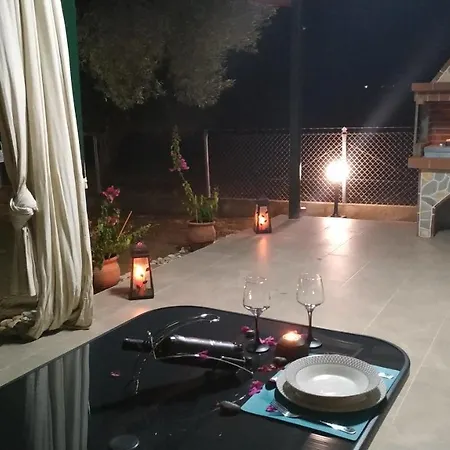 Nick And Sofi's House بيت للعطل *
