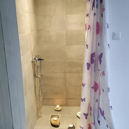 بيت للعطل Nick And Sofi's House *